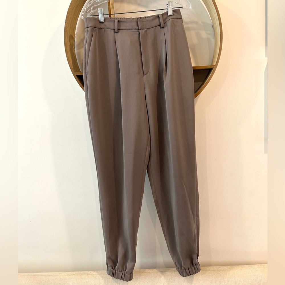 Uniqlo Women’s Tan Pants